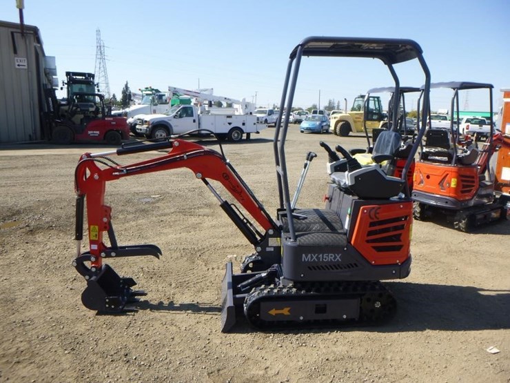 2025-agt-mx15rx-hydraulic-excavator-image-5