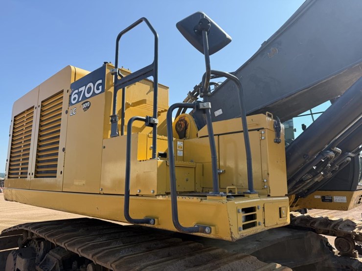 2020-deere-670g-lc-image-8