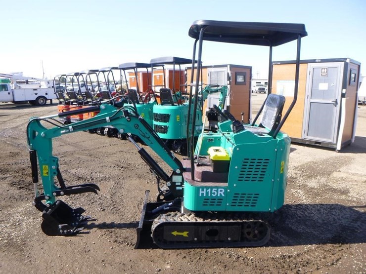 2025-agt-h15r-hydraulic-excavator-image-5
