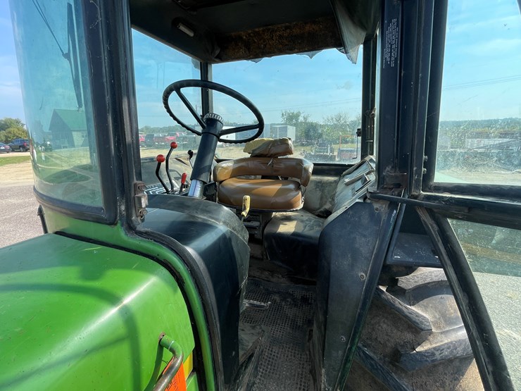 john-deere-4230-image-31