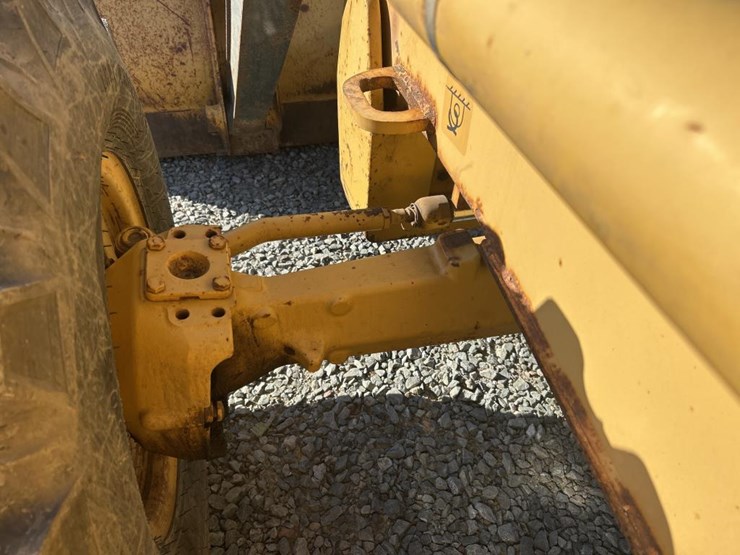 2008-deere-310sj-image-28
