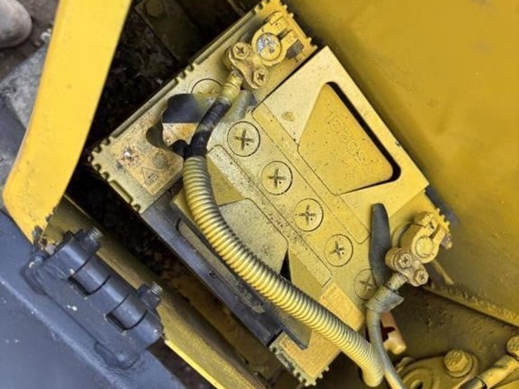 komatsu-pc28uu-image-34