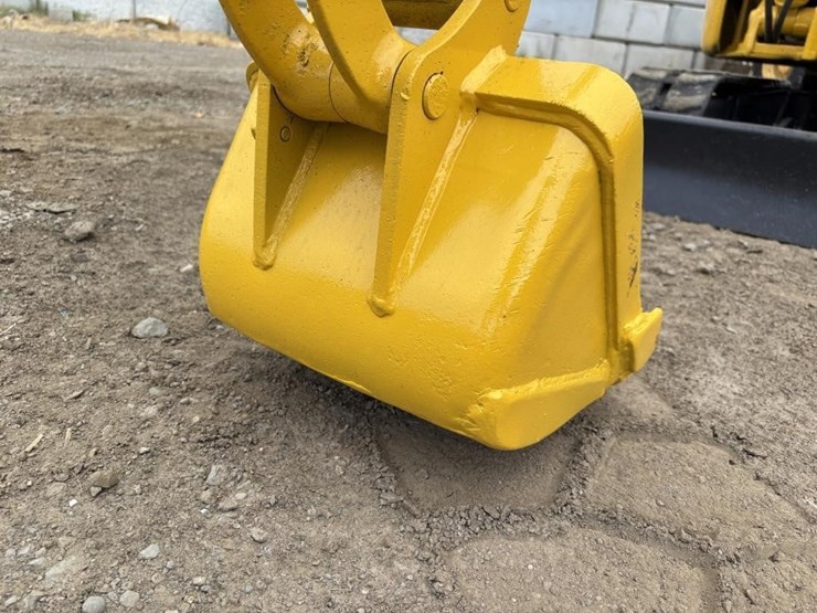 komatsu-pco8uu-1f-hydraulic-excavator-image-12