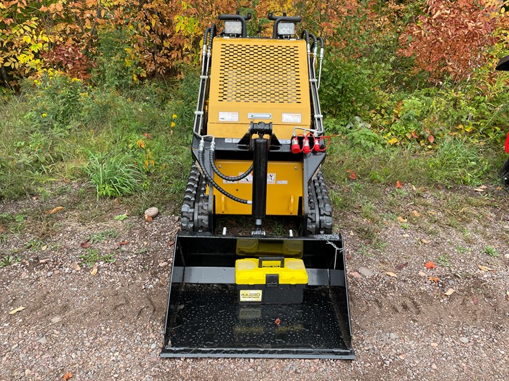 #8170-•-agt-compact-track-loader-image-2