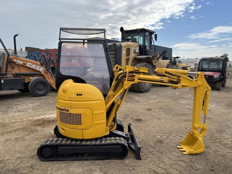 komatsu-pco8uu-1f-hydraulic-excavator-image-7