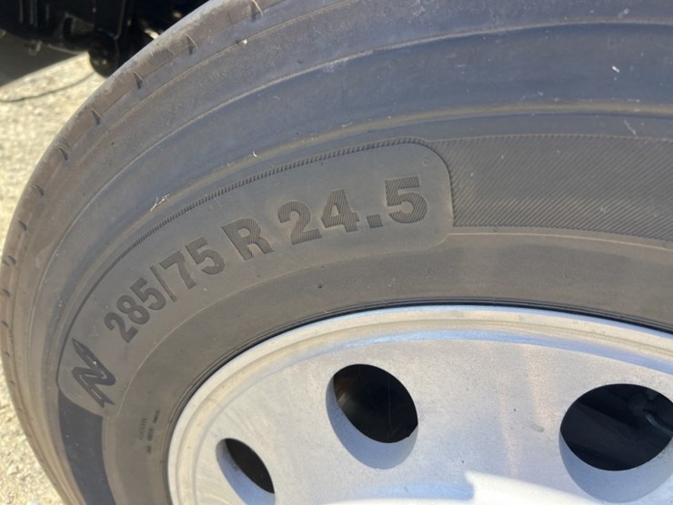 2020-peterbilt-579-image-17