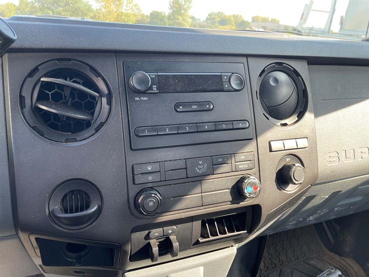 2011-ford-f350-xl-image-31