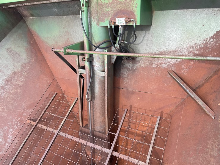 #1012-•-brett-420-grain-cart-image-33