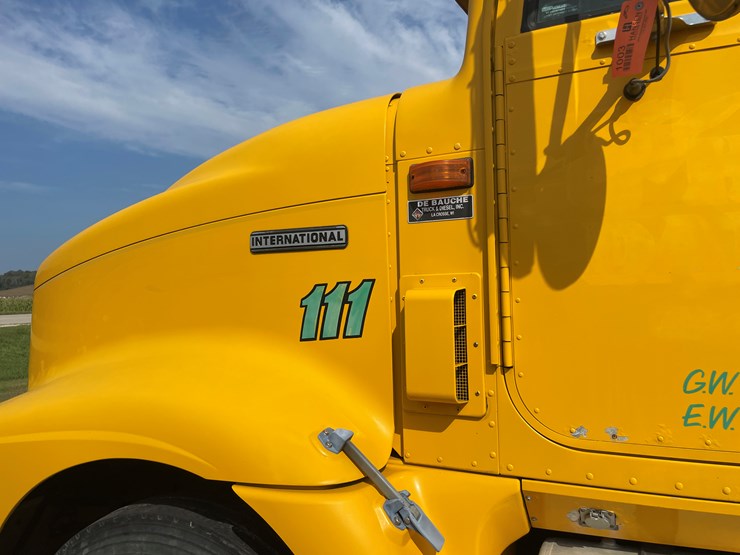 #1003-•-1997-international-semi-tractor-(has-wi-title)-image-27
