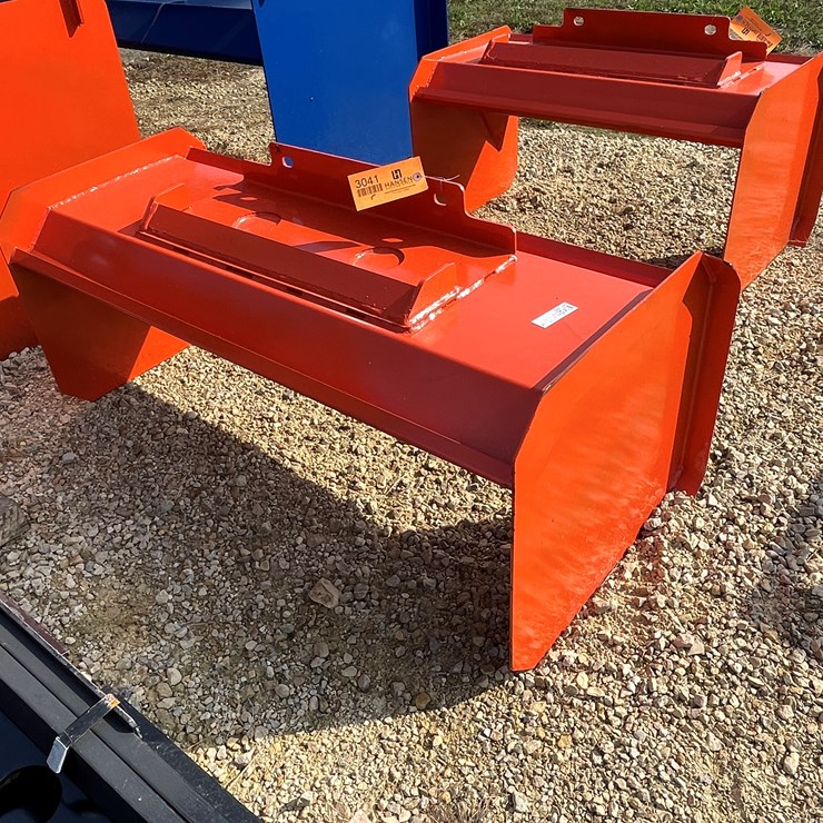 #3041 • KC 48" Mini Universal Attach Snow Pusher
