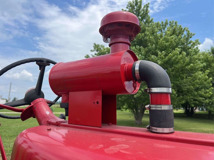 farmall-560-image-35