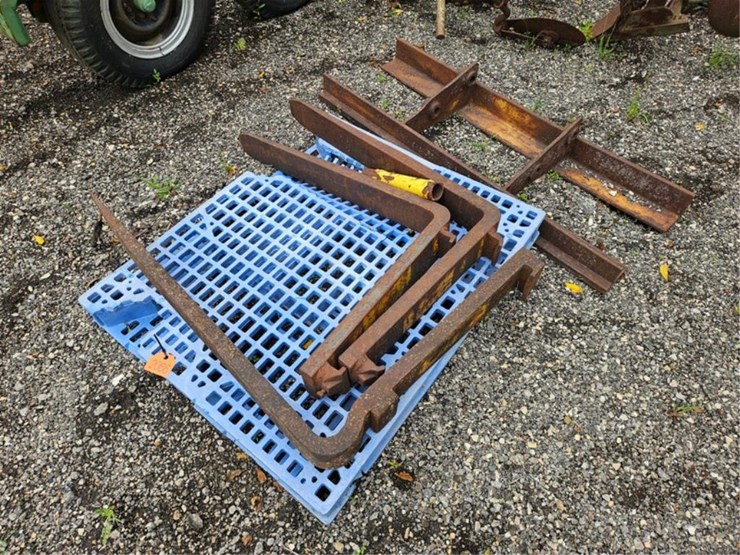 #2066-•-pallet-forks-image-11