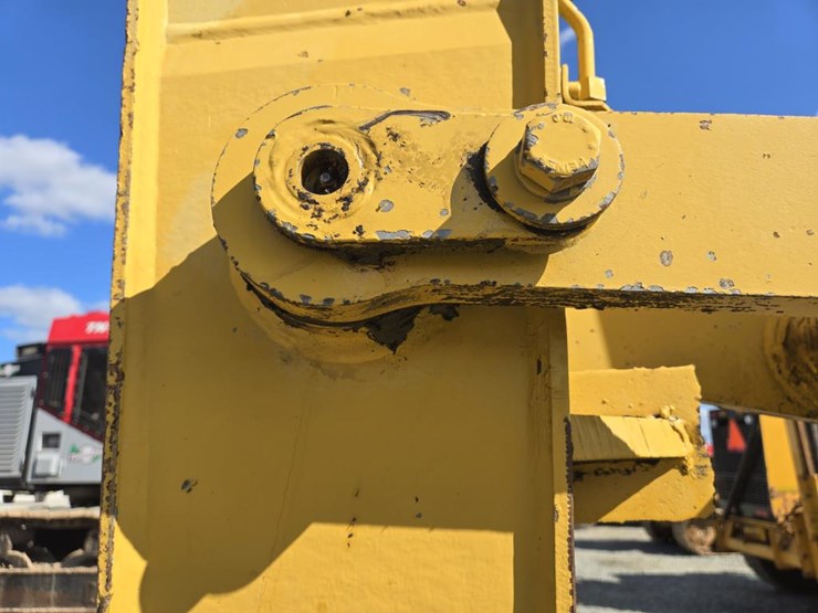 2006-caterpillar-m318-image-20