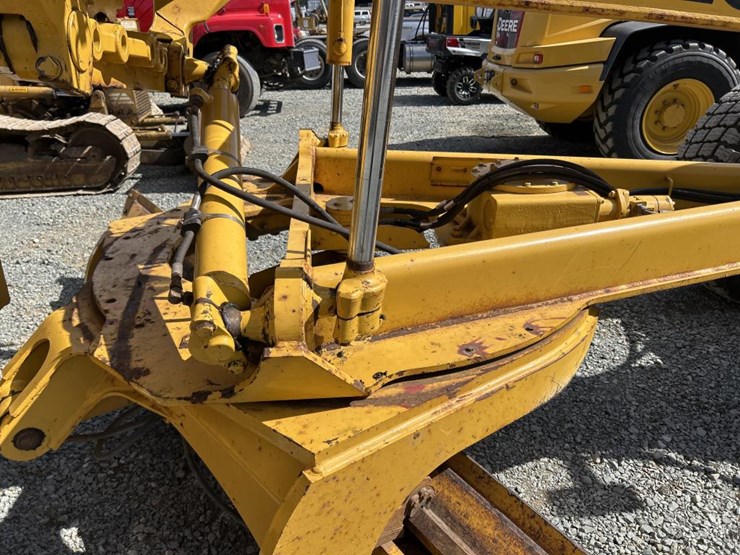 2001-deere-772ch-image-44