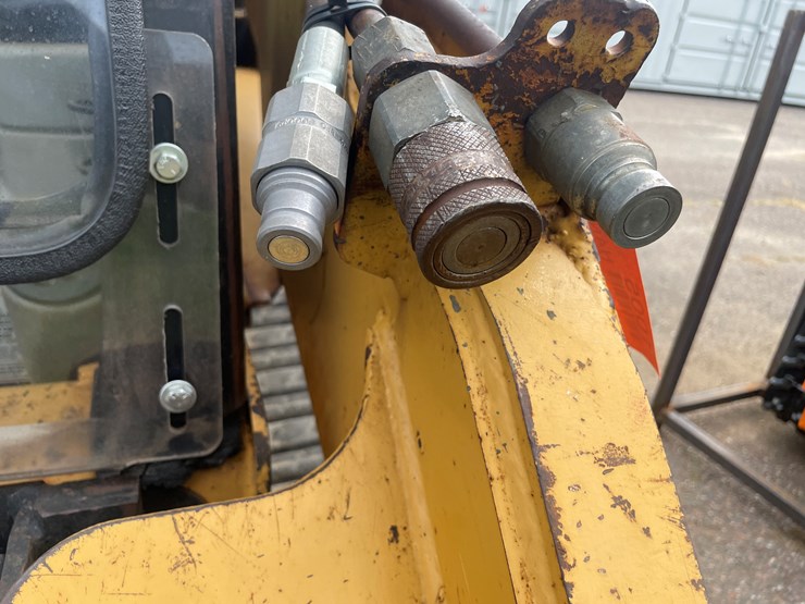 2002-caterpillar-257-image-36