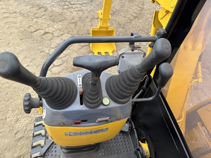 komatsu-pco8uu-1f-hydraulic-excavator-image-25