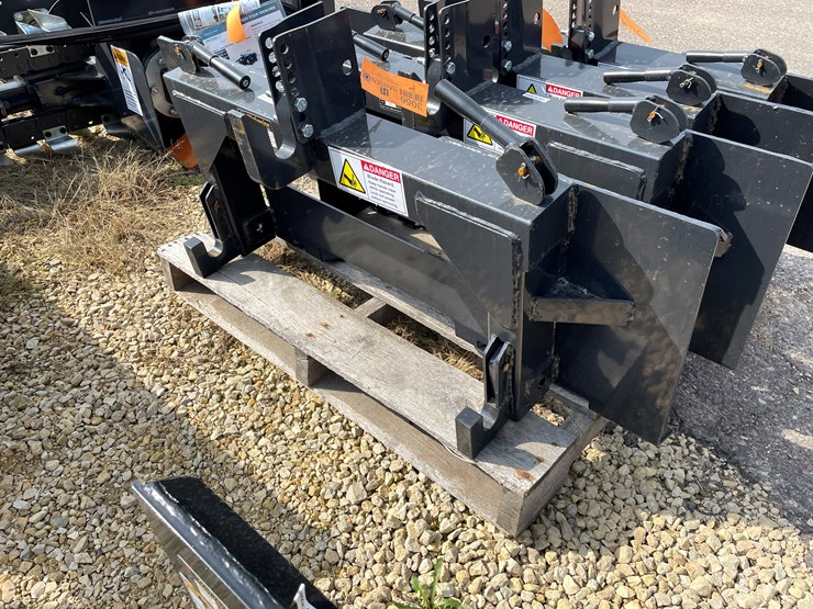 #3055-•-skid-steer-3-point-connecting-plate-image-6