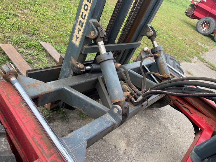 #1020-•-2002-moffett-piggy-back-forklift-image-30