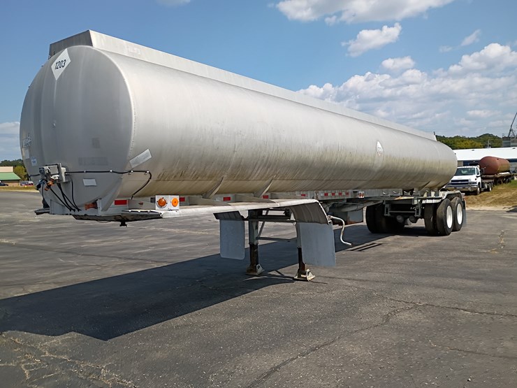 #16995-•-1984-fuel-semi-trailer-image-1