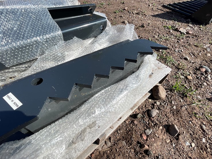 #8247-•-wolverine-vevor-32"-hydraulic-backhoe-excavator-thumb-image-3