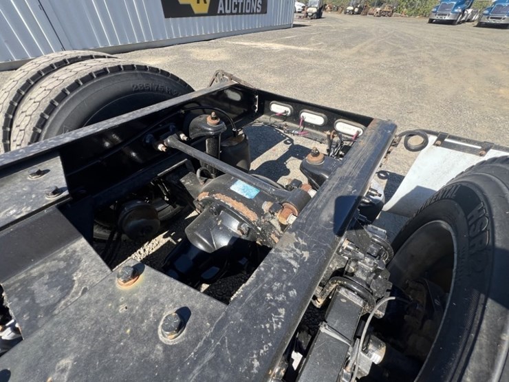 2020-peterbilt-579-image-25