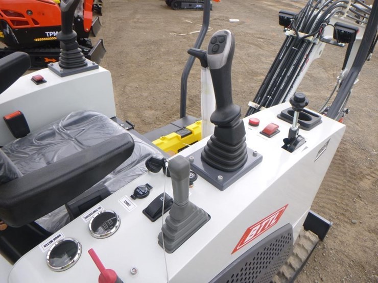 bttl-et15h-6-hydraulic-excavator-image-24