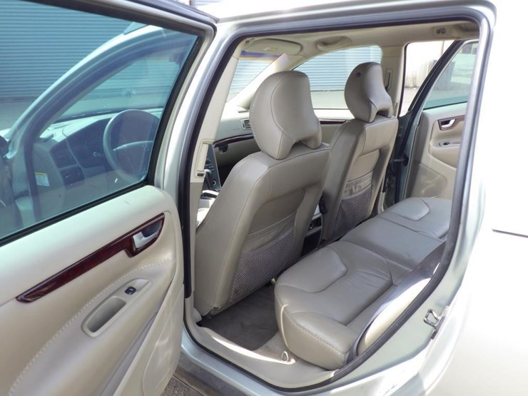 2004-volvo-xc70-image-7