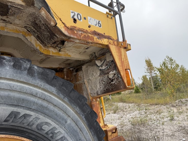 komatsu-hd465-5-image-36