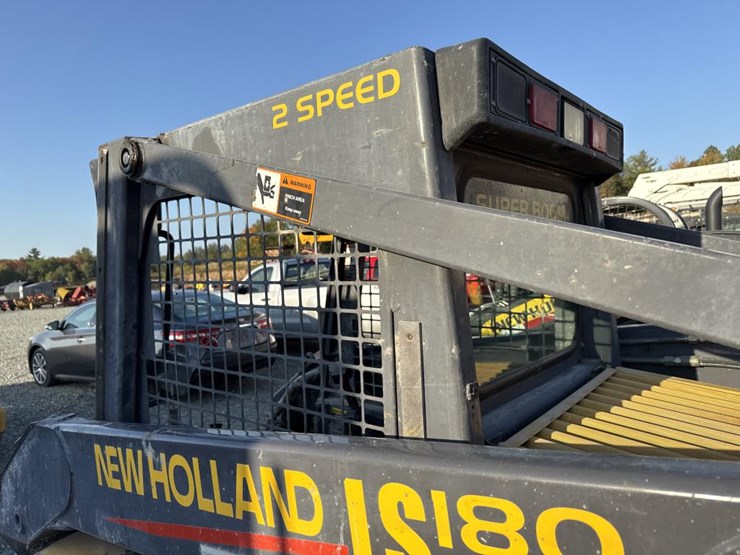 2001-new-holland-ls180-image-36