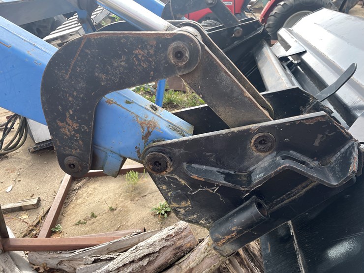 new-holland-92lb-image-12