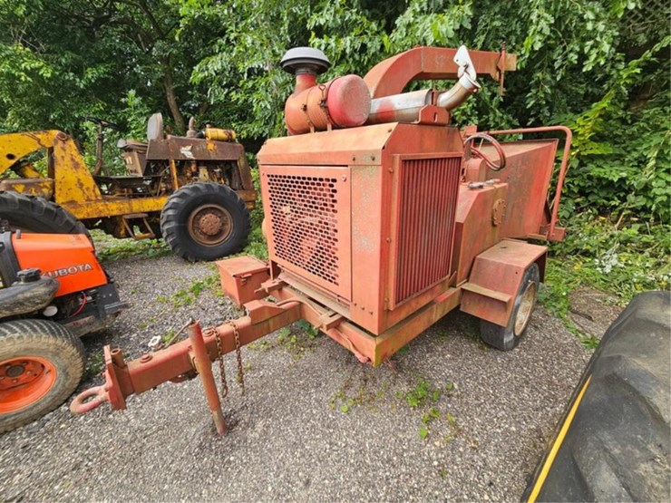 #2011-•-mobark-towable-wood-chipper-image-1