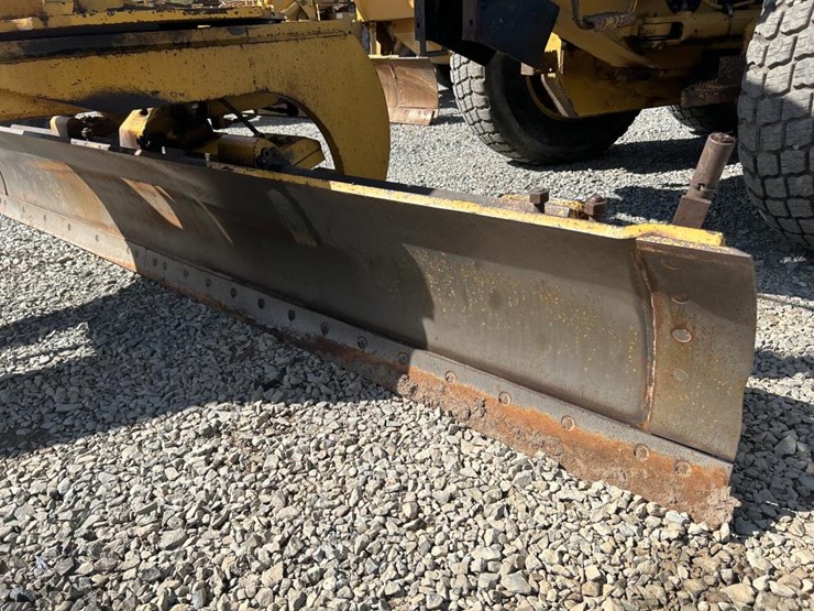 deere-770bh-image-31