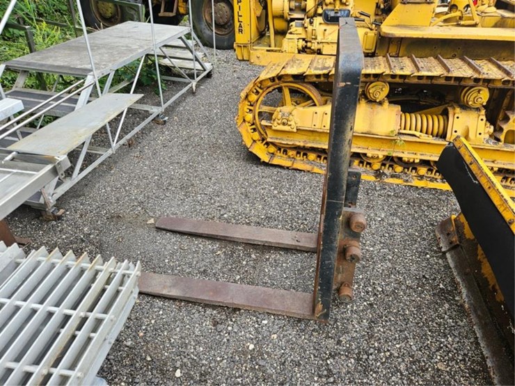 #2048-•-42"-fork-lift-pallet-forks-image-6