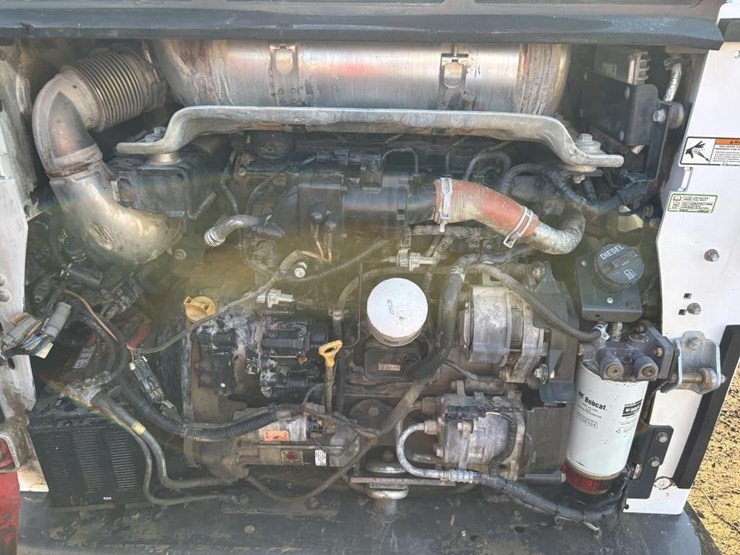 2021-bobcat-t770-image-38