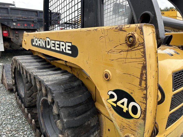 deere-240-image-20