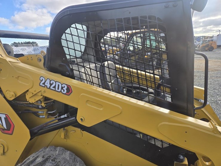 caterpillar-242d3-image-12