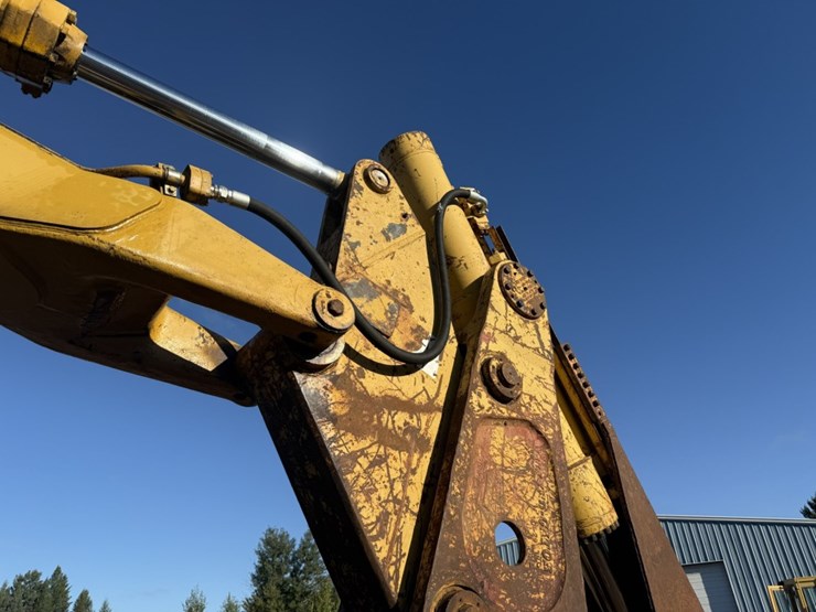 caterpillar-245-image-13