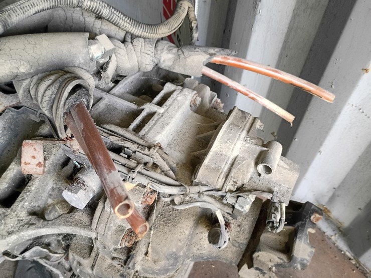 #208-•-detroit-semi-transmission-image-9