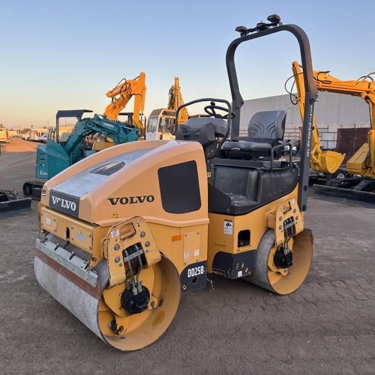 2018 VOLVO DD25B
