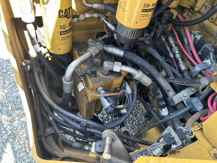 caterpillar-cb54-image-32