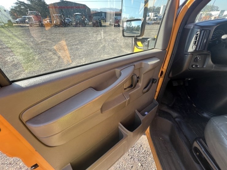 2007-chevrolet-express-school-bus-image-22
