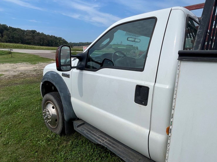 2006-ford-f550-image-17