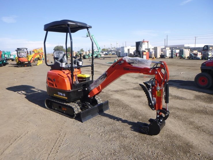 2025-tpm-16-hydraulic-excavator-image-2