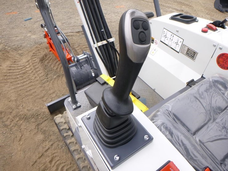 bttl-et15h-6-hydraulic-excavator-image-23