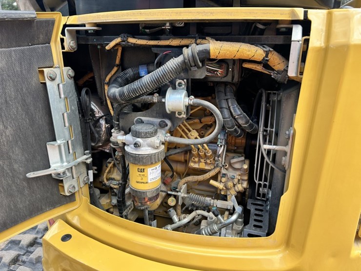 #1034-•-2023-caterpillar-302.7-cr-mini-excavator-image-50