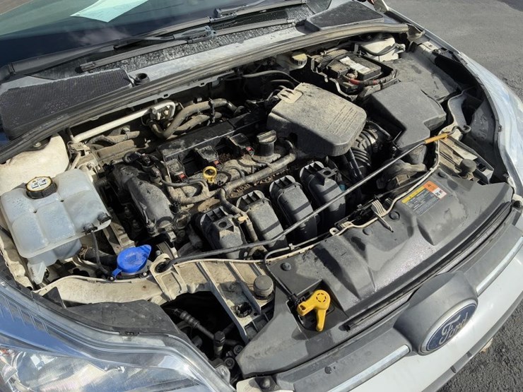 2014-ford-focus-sedan-image-7