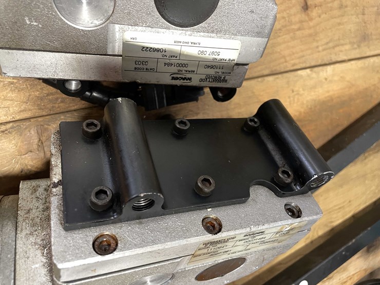 #5515-•-(2)-gear-reduction-pc-motor-(cw)-image-16