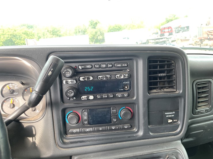 #1014-•-2003-chevy-extended-cab-pickup-truck-(has-wi-title)-image-39