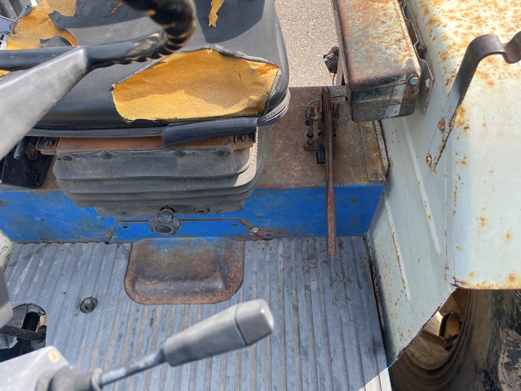 ford-7710-image-46