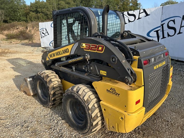 2022-new-holland-l320-image-3